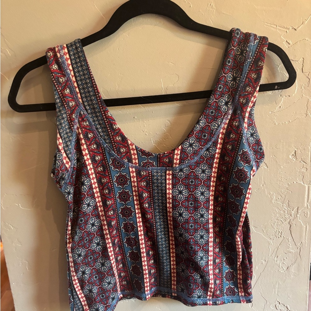 Women's Patterned Tank Top - Picture 6 of 6